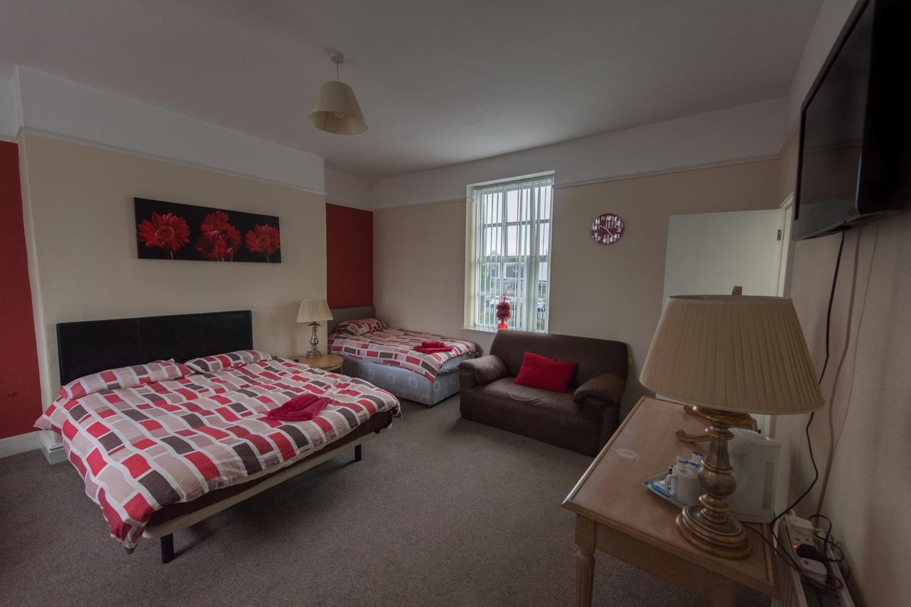 The Rodney Hotel Warrington Bagian luar foto