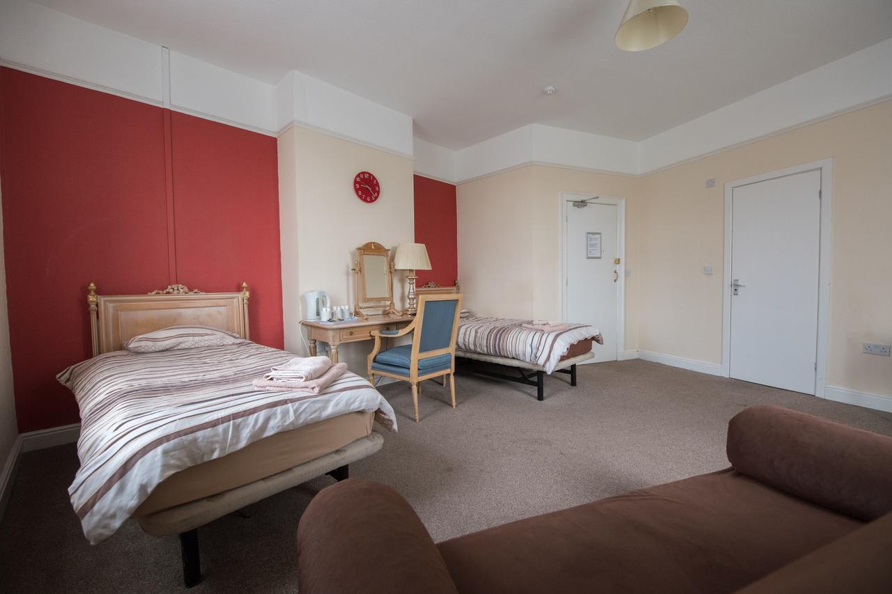 The Rodney Hotel Warrington Bagian luar foto