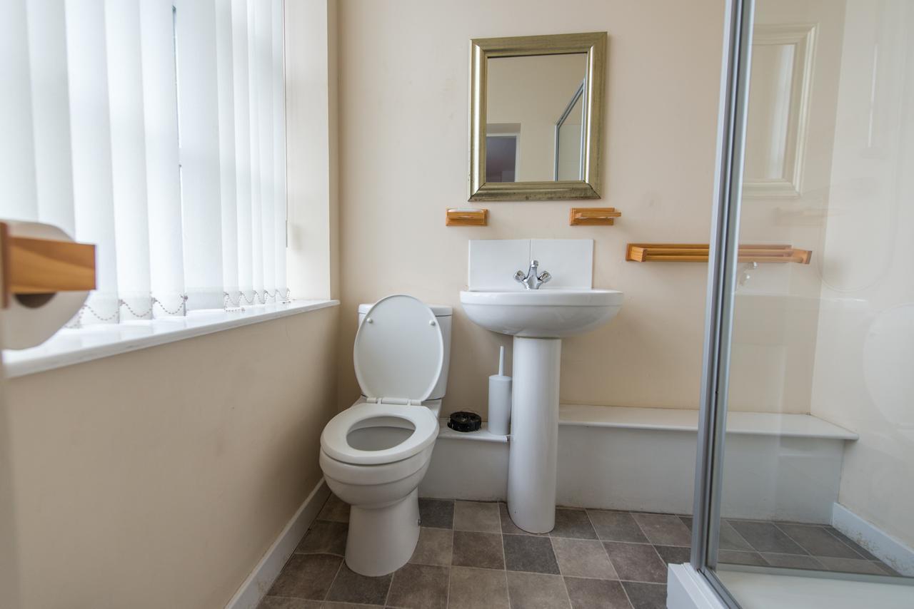 The Rodney Hotel Warrington Bagian luar foto
