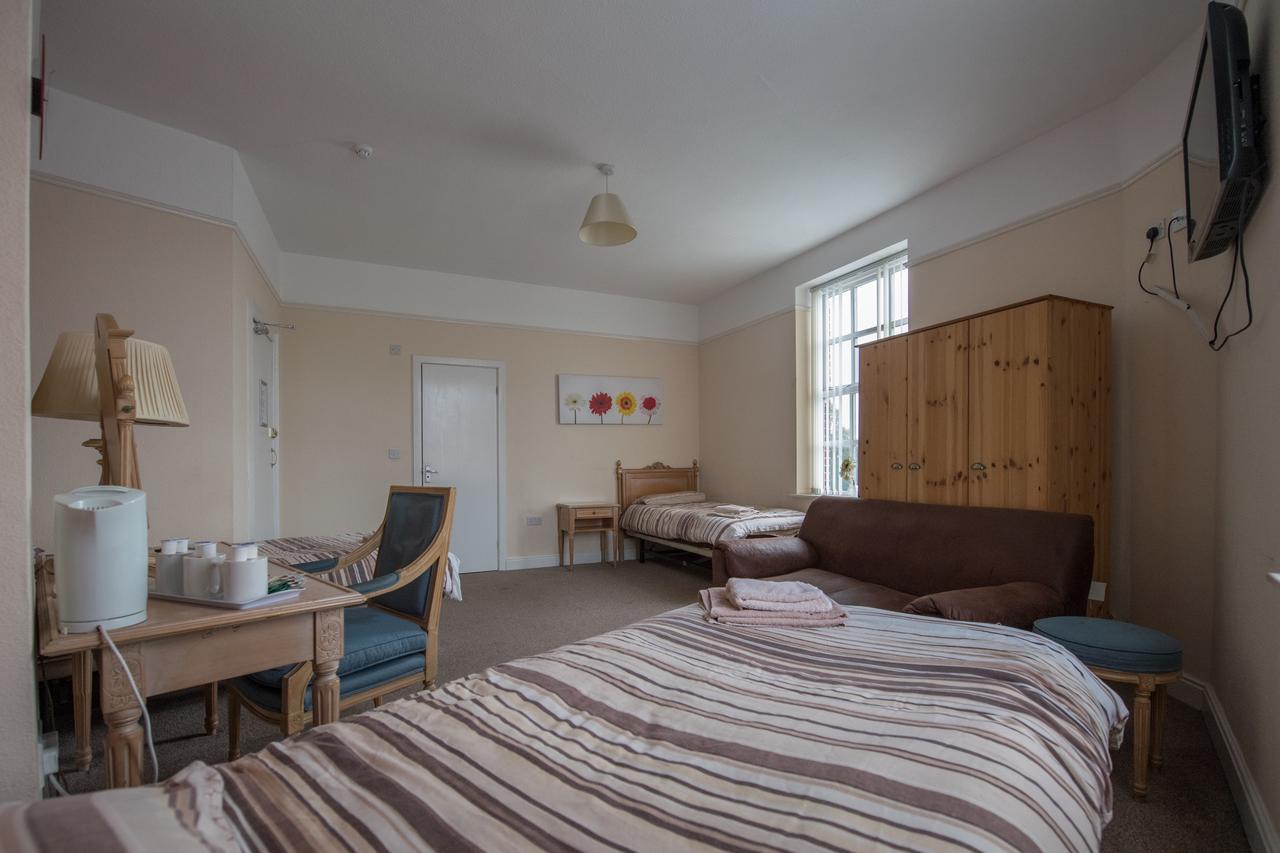 The Rodney Hotel Warrington Bagian luar foto