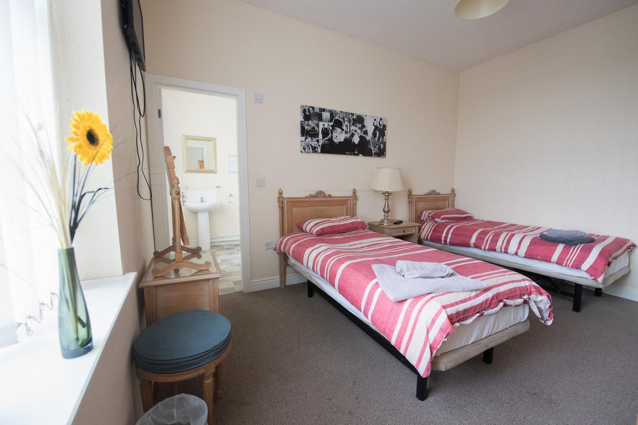 The Rodney Hotel Warrington Bagian luar foto