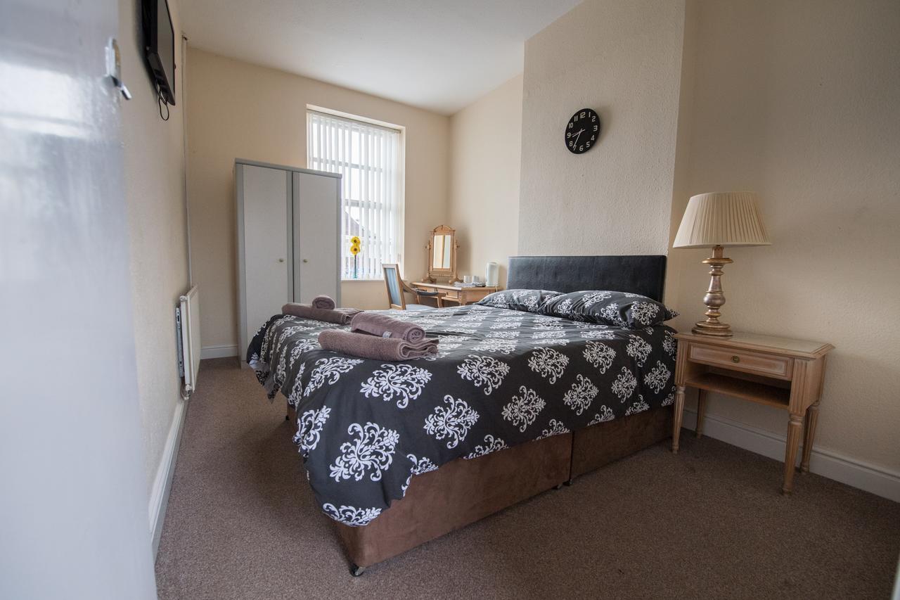 The Rodney Hotel Warrington Bagian luar foto